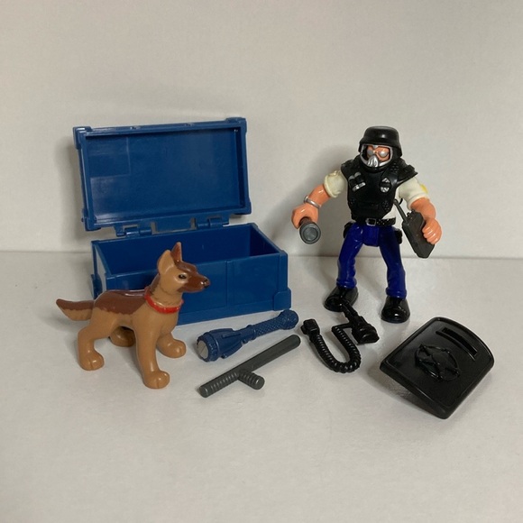 POLICE MAN & POLICE DOG Fisher Price - Picture 1 of 7
